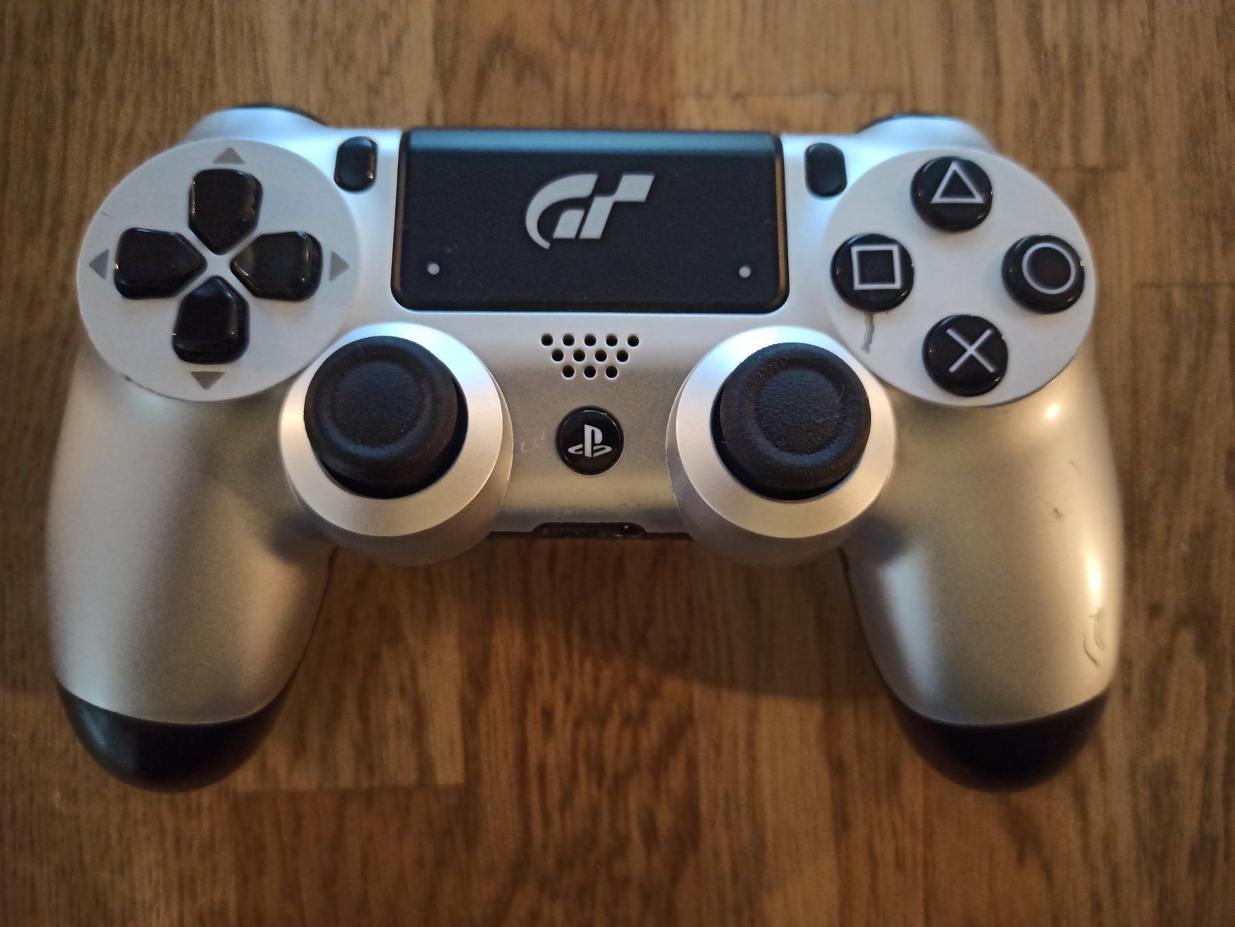 Controller: Original Controller PS4 Wireless DualShock 4 V2 Gran Turismo – Usato da Oberweningen venduto da mar_87mx
