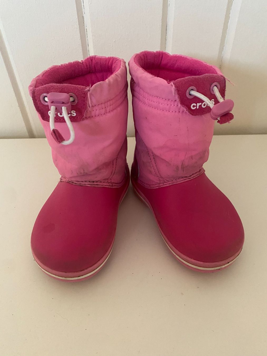 Crocs Scarpe per ragazzi: Winterschuhe Kinder Grösse 22 von Crocs – Usato da Richterswil venduto da Mano1st