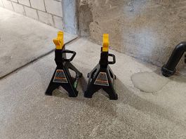 2 Chevalets de support voiture 