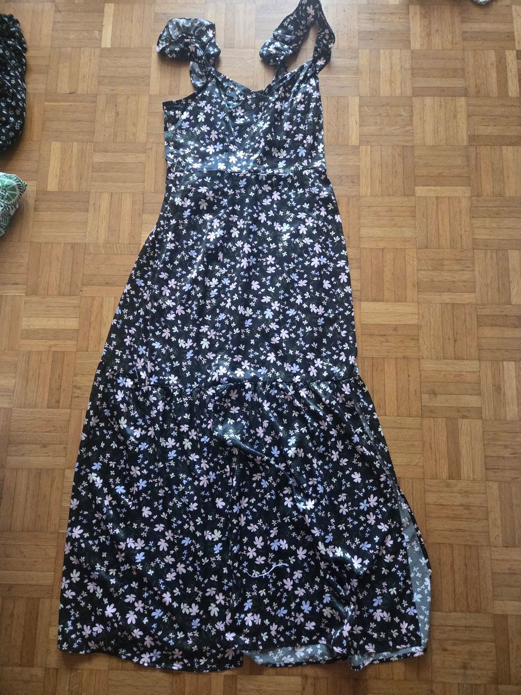 Robes: Kleider und Jupe Gr. M – D'occasion à Basel par grandfamily 4