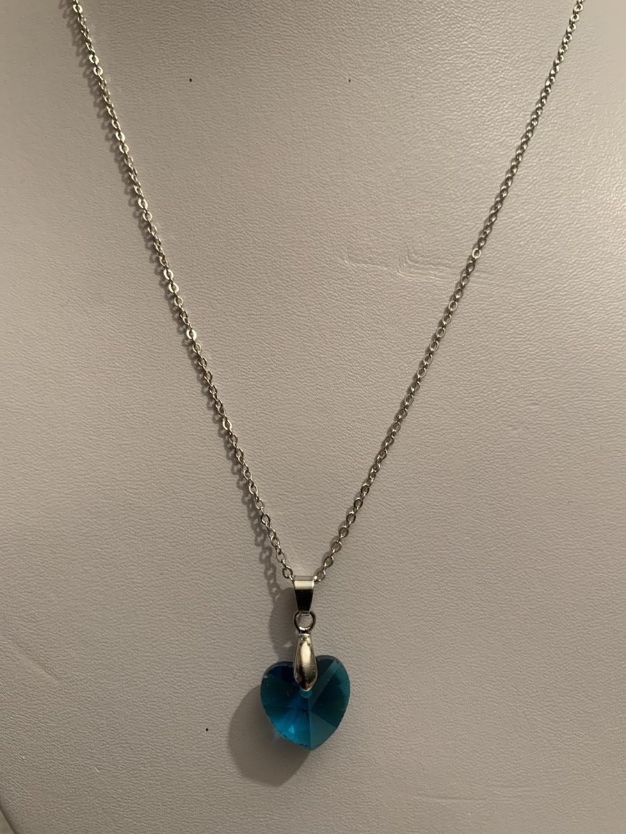 Ciondoli: Kette mit blauem Herzanhänger – Nuovo e nell'imballaggio originale da Hinteregg venduto da GARANTA 2