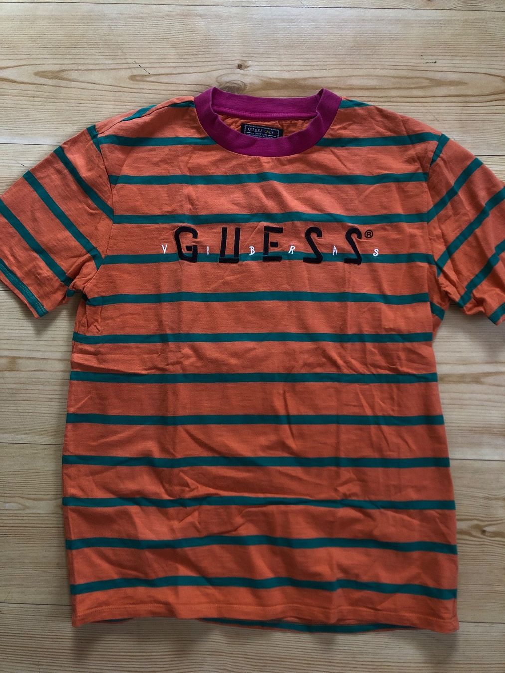Guess T-shirt: T-shirt baggy – Usato da Bulle venduto da sop_ct6x 1