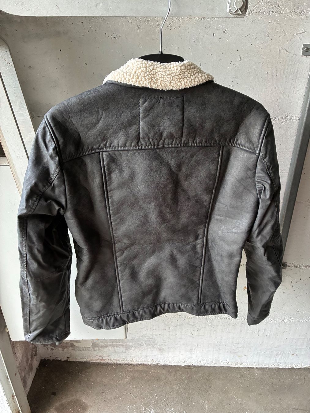 Giacche: Kunstlederjacke grau – Usato da Emmenbrücke venduto da nne_hm9j 2