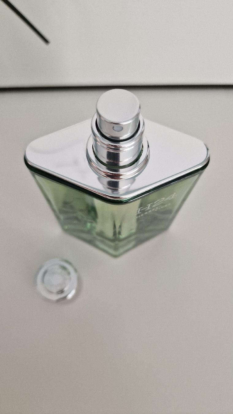 Hermès Profumi & Eau de Toilette: Hermès H24 Herbes Vives Eau de Parfum 100 ml – Usato da Bassersdorf venduto da Al-EnStore 1