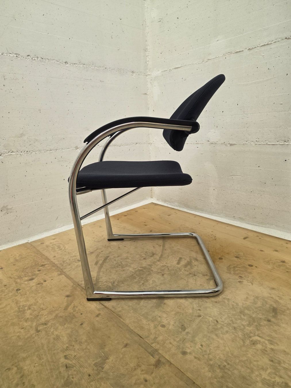 Vitra Sedie: Vitra Onda Freischwinger Designklassiker Mario Bellini – Usato da Münchenbuchsee venduto da LuupBrocki 2