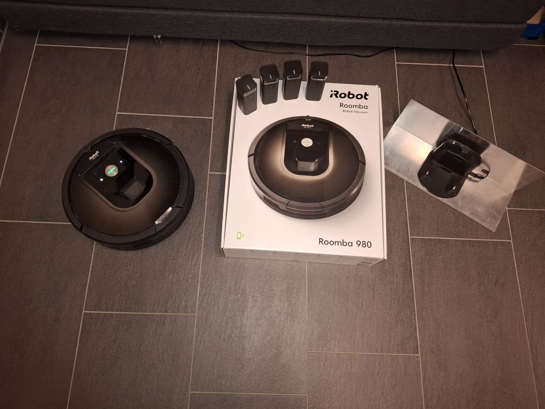 Irobot Aspirapolveri & Accessori: iRobot Roomba 980 Staubsaugroboter – Usato da Tuggen venduto da Sani-liquidation