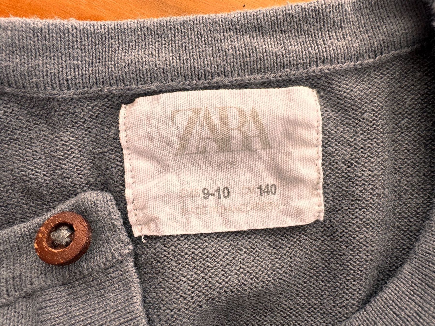 Zara Maglioni & Felpe: Pullover, Rundhalsausschnitt, graublau, Gr.140, 9-10Y – Usato da Bubikon venduto da Cleo_4 2