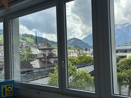 Fenster 2-fachverglasung von ganzem  Schulhaus 85 Stk .