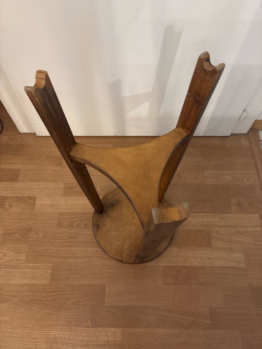 Sgabelli: Antiker Holzhocker H: 65 cm – Usato da Basel venduto da magnummarine 2