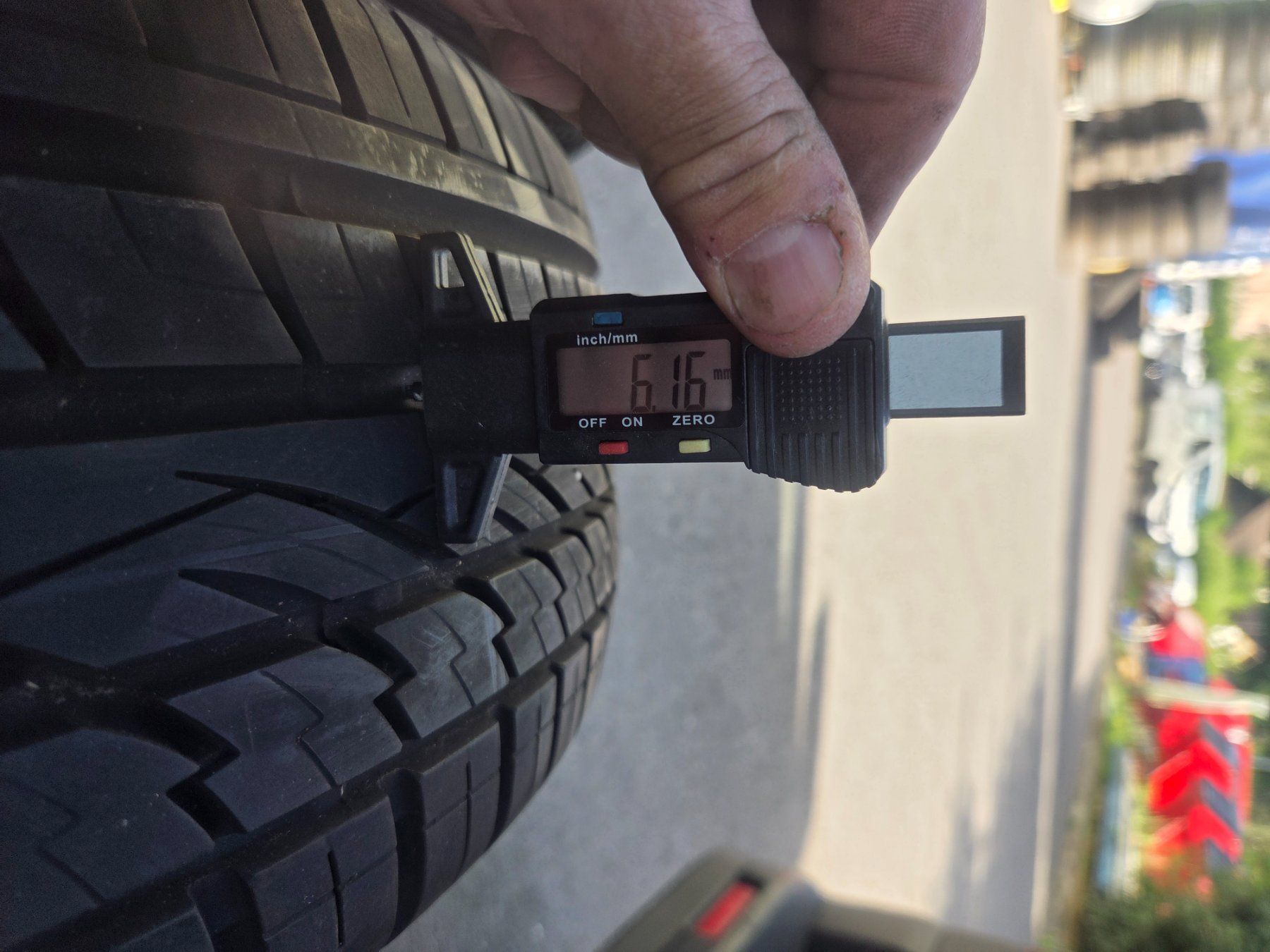 Pneus & Kompletträder: 225 / 55 R 18 – Gebraucht aus Fischbach-Göslikon von Emanuel.Bardhi 1