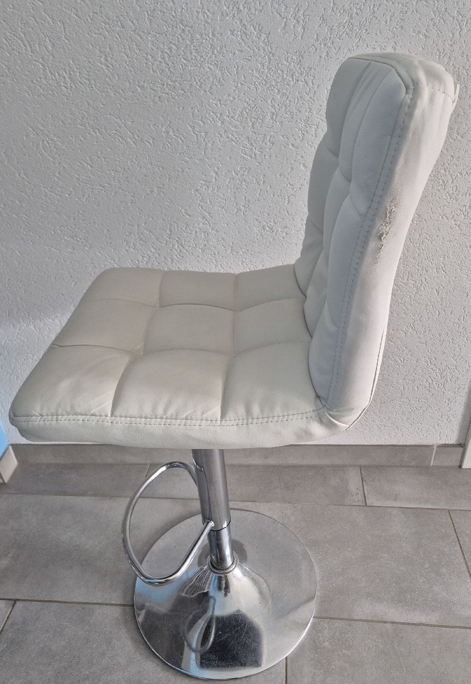 Seggioloni: Tabouret de bar blanc simili cuir réglable – Usato da Les Rasses venduto da Lunaaz 3
