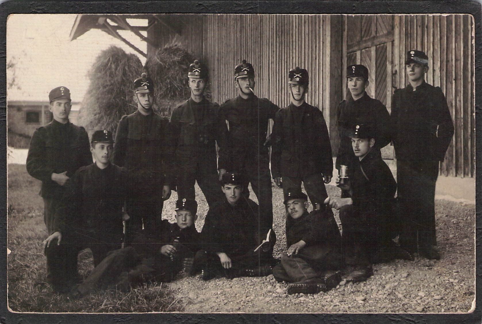 Ansichtskarten: ^Militär Echtfoto Ord. 1898 – Gebraucht aus Reichenburg von Pipo-67