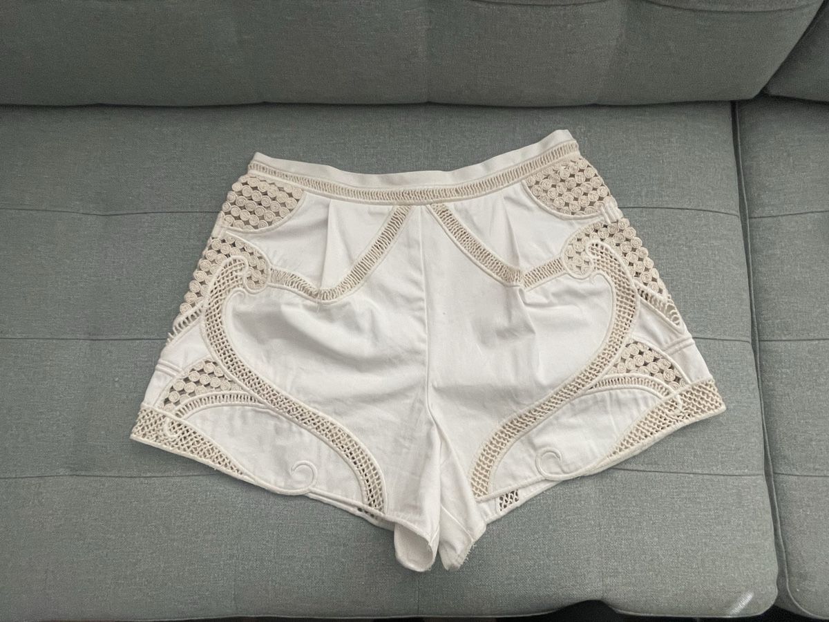 Maje Pantalons: Maje Damen Shorts Weiss/ Beige Groesse 40 – D'occasion à Cham par pri_9ktk