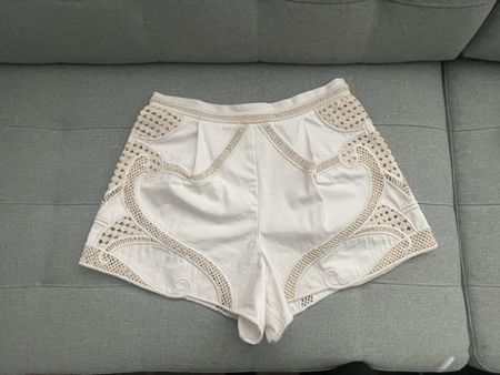 Maje Damen Shorts Weiss/ Beige Groesse 40