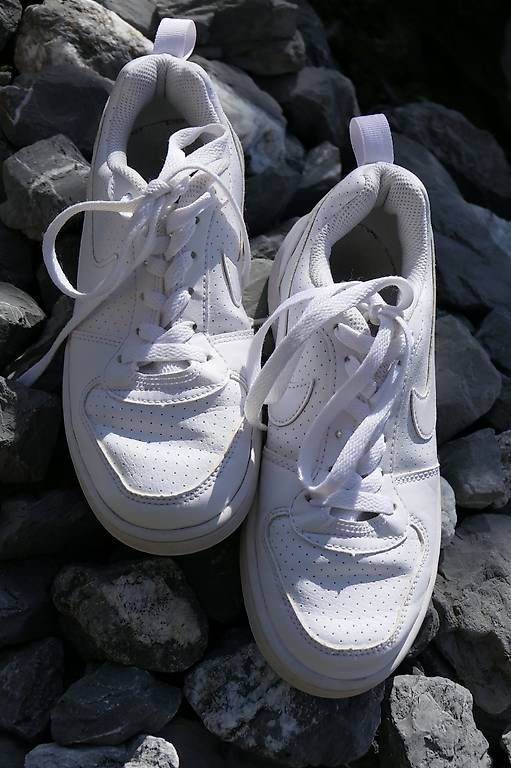 Nike Scarpe da uomo: Nike Sneaker weiss Gr. 35.5 – Usato da Lenggenwil venduto da Reto888