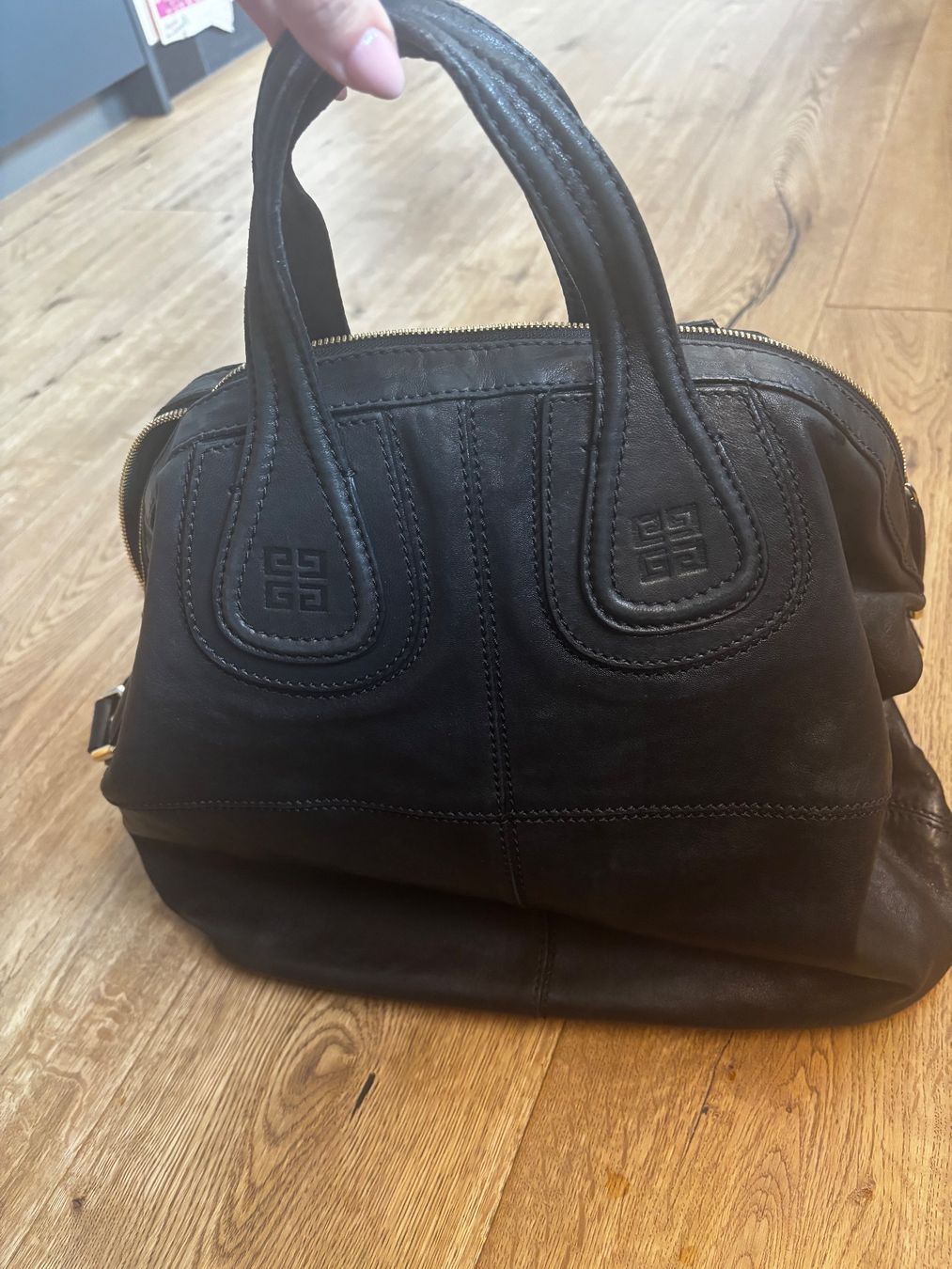 Givenchy Borse da donna: Givenchy Nightingale zu verkaufen – Usato da Wald AR venduto da dom_m2wr