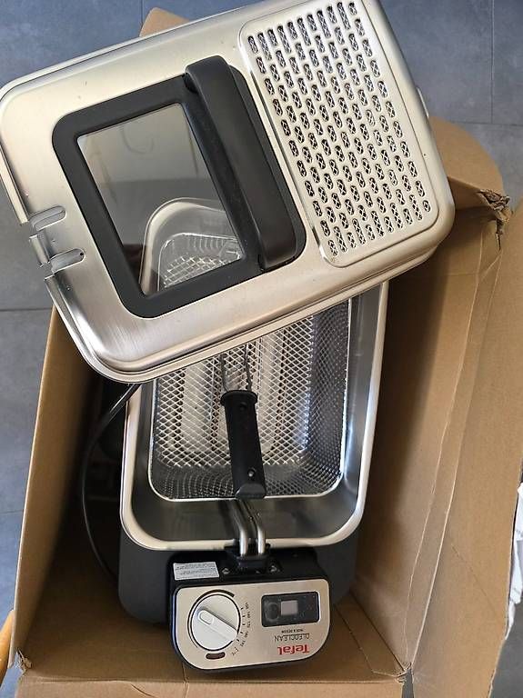 Elettrodomestici da cucina: Fritteuse Tefal wenig gebraucht  – Usato da Basel venduto da Angeliita 2