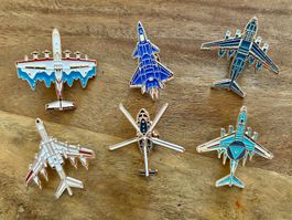Pin Set Flugzeuge Militär Aviatik 6 Stück