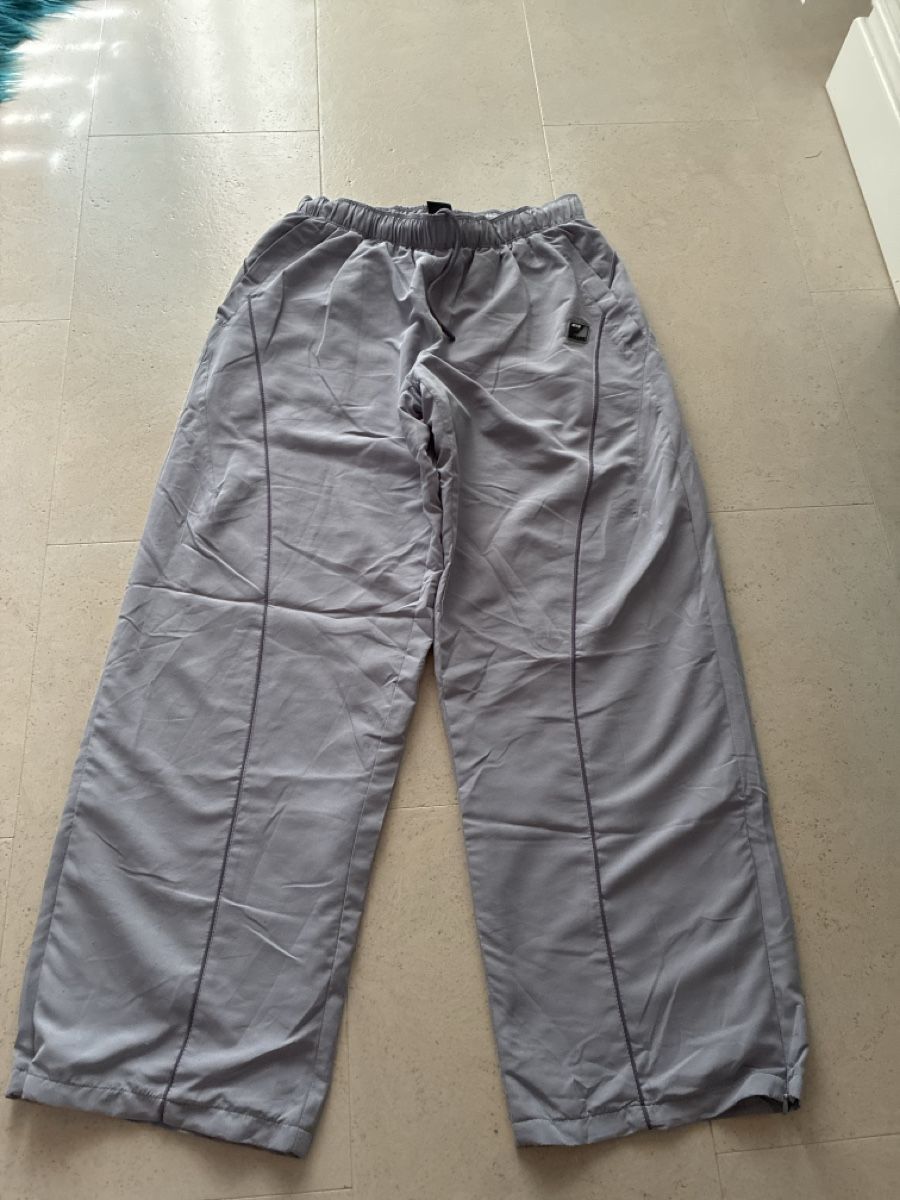 Iets Frans... Pantaloni: iets frans Trackpants grau – Nuovo (secondo la descrizione) da Kernenried venduto da ami_rpb9
