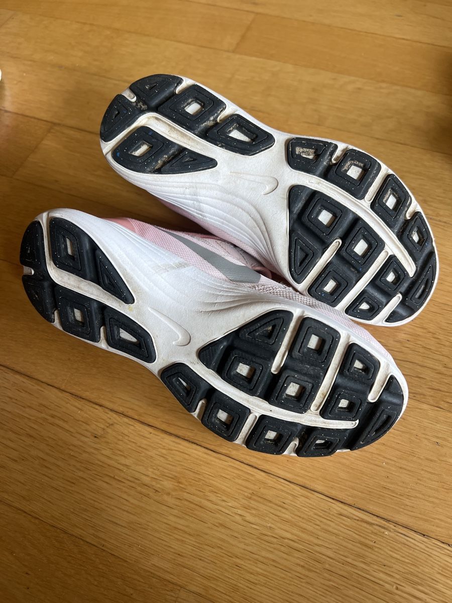 Nike Scarpe per ragazze: Nike Revolution 3 Mädchen Turnschuhe Gr. 31.5 – Usato da Zürich venduto da Salsera79 4