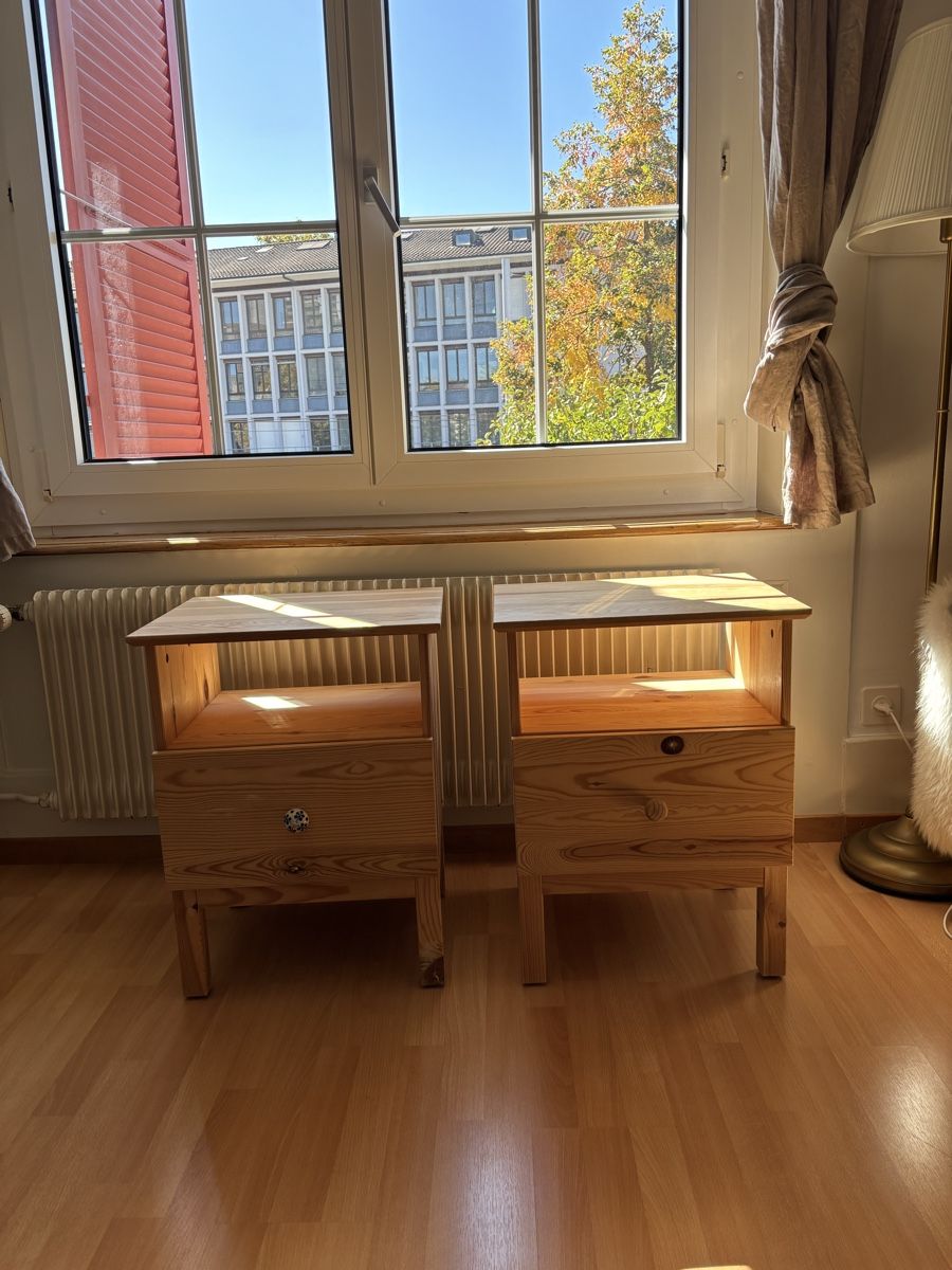 Comodini: 2 Holz Nachttische  – Usato da Bern venduto da wisemagpie 2