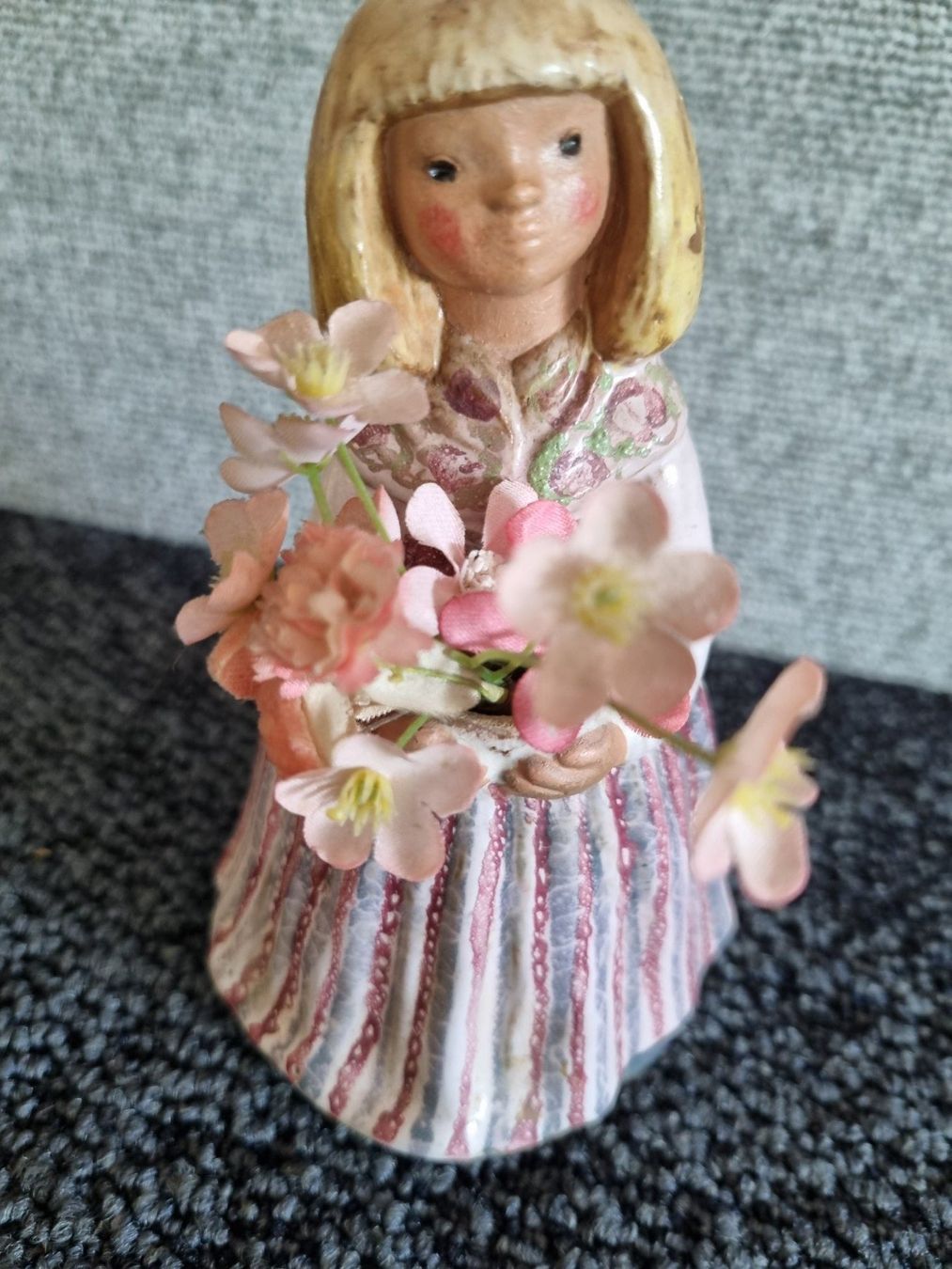 Figuren: Mädchen Figur mit Blumenstrauss RUTEBO Leksand – Gebraucht aus Lenzburg von freedomky 2
