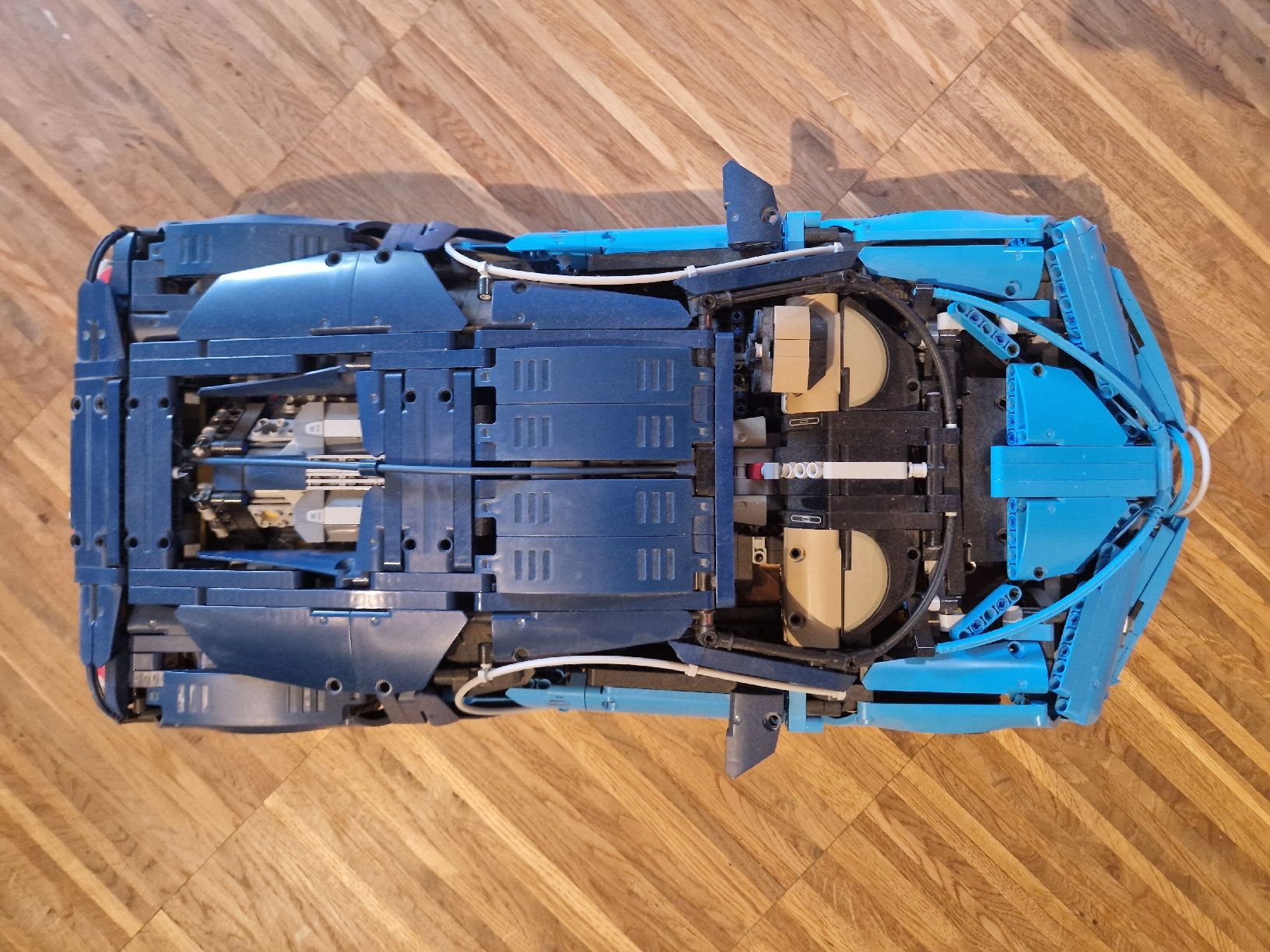 Lego Giocattoli: Lego Bugatti Chiron – Usato da Meilen venduto da Hausimaasi 2