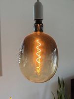 schöne grosse Lampe mit Fassung, Kabel und Aufhängung