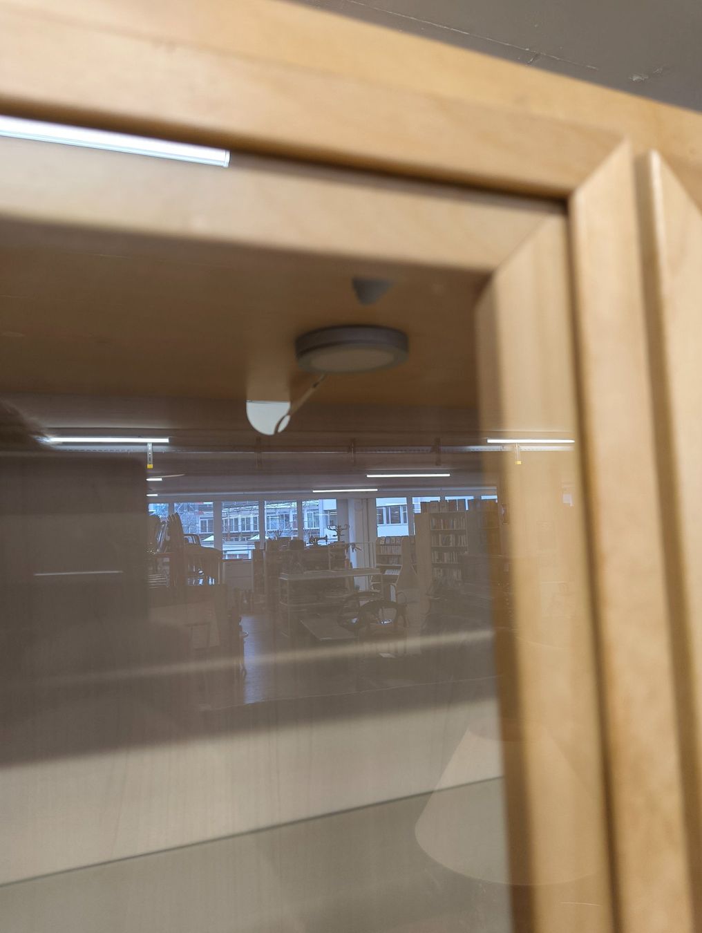 Vitrines: Vitrine beleuchtet – D'occasion à Basel par bk_brockibasel 2