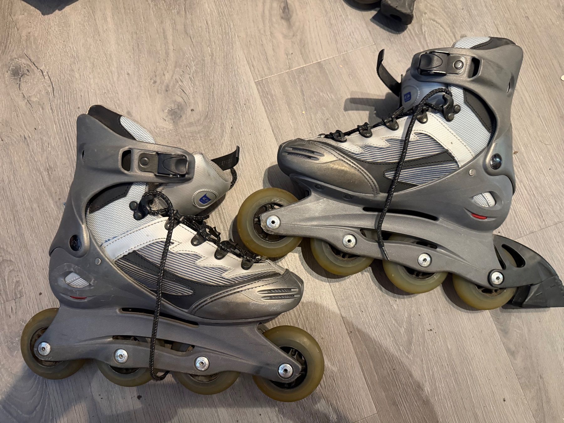 Salomon Inline-Skating & Rollschuhe: Rollerblade Macroblade 80 Inlineskates Gr. 41 / 26.5 cm – Gebraucht aus Münsingen von Ganjam 1