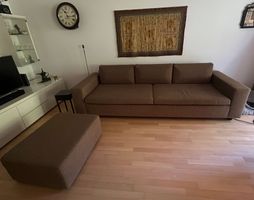 Sofa mit Hocker braun Stoffbezug gebraucht guter Zustand