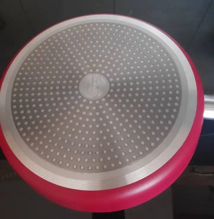 Padelle: Poêle à induction Menastyl, 28 cm, neuve – Nuovo e nell'imballaggio originale da Couvet venduto da fat_kyl7 3