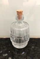 Glasfläschchen in Fass Form