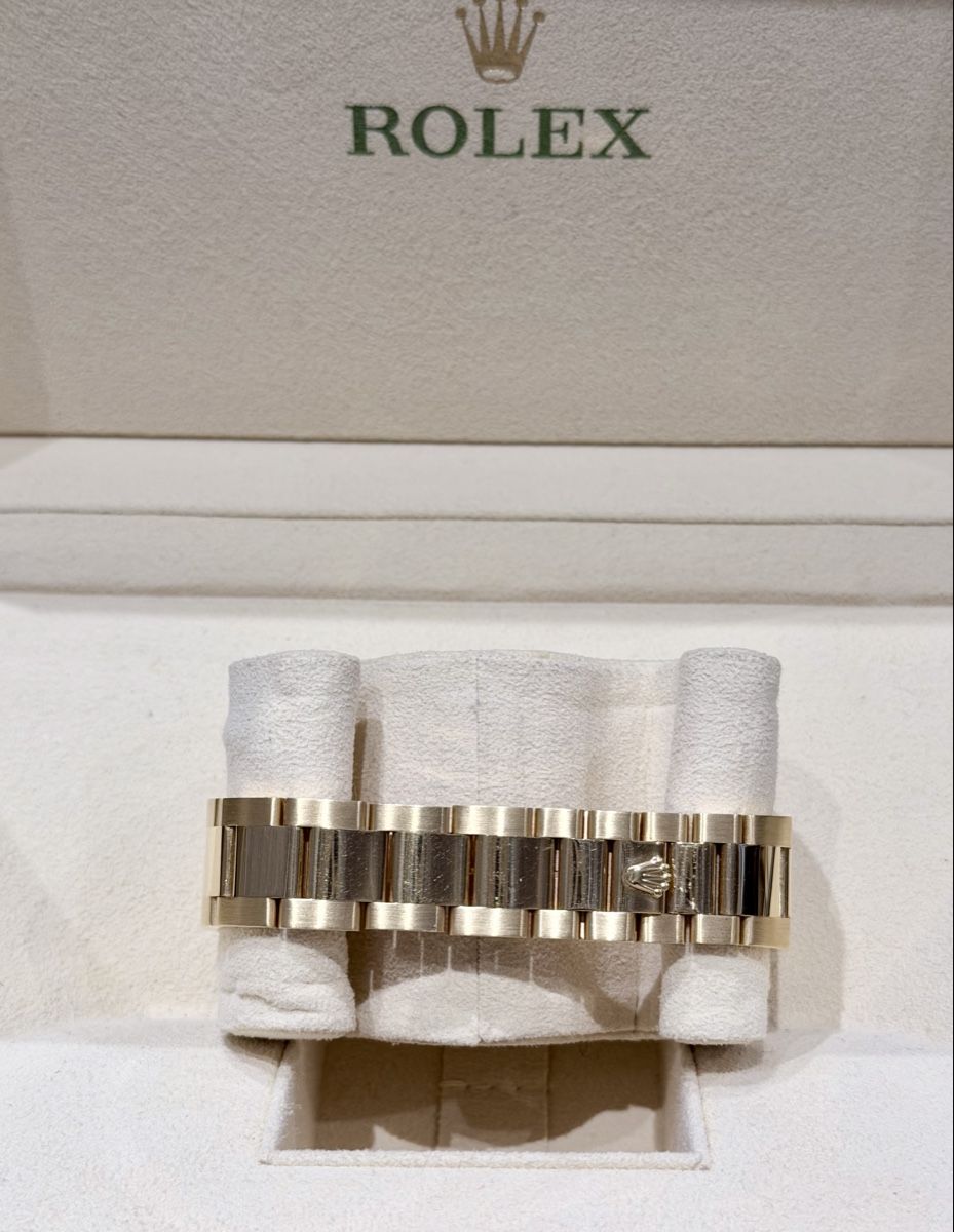 Rolex Orologi: Rolex Daydate 118208 Green Arabic Date – Usato da Zürich venduto da WATCHROOM 7