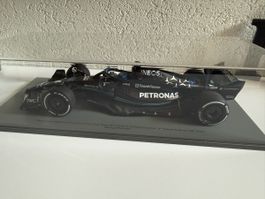 Spark Mercedes-AMG Petronas W14 George Russell 1:18