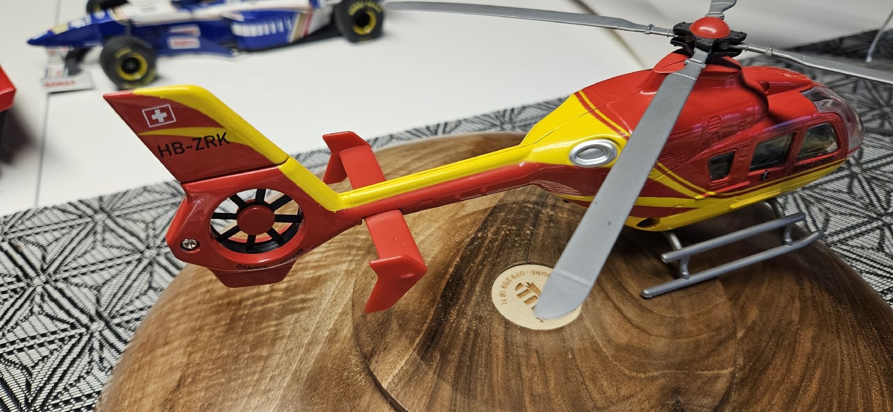 Kit di modellismo & Modellini statici: Hélicoptère Ec 135 – Nuovo (secondo la descrizione) da Bure venduto da cla_sk6s 2