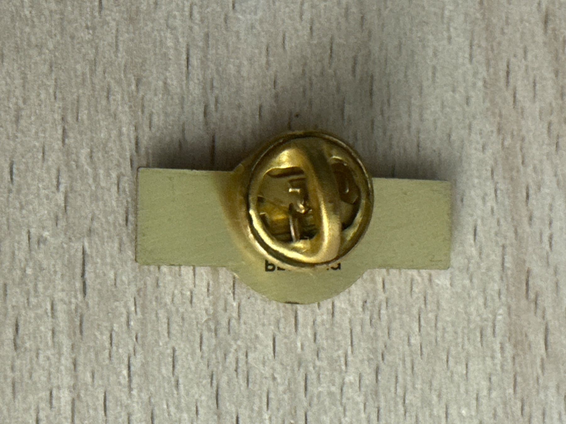 Bell Placchette & Badge: Pin Bell Natura  Beef Porc – Usato da Glattbrugg venduto da Schweigmatt 1