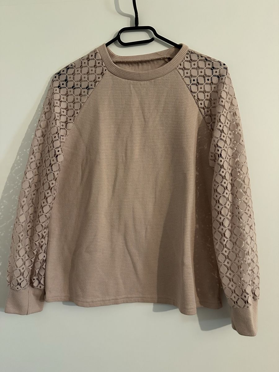 Maglioni & Felpe: Trendiger Pullover mit Spitze, Grösse M, Top Zustand! – Usato da Reinach BL venduto da Alles_muss_weg00