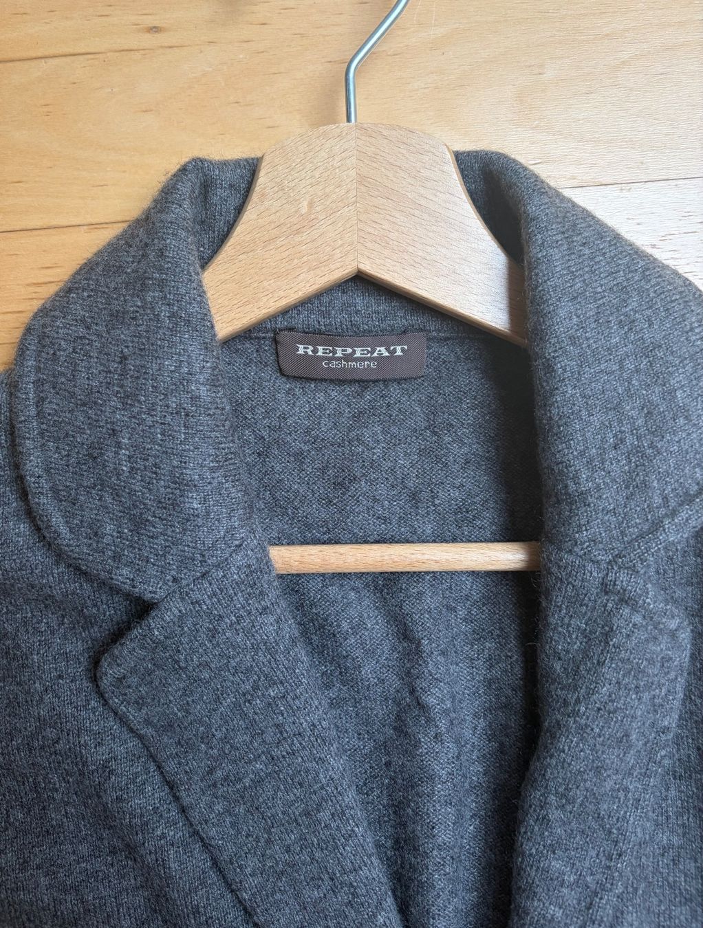 Repeat Maglioni & Felpe: Repeat Kaschmir Cardigan Gr.38 – Usato da Unterägeri venduto da Jutka_04 1