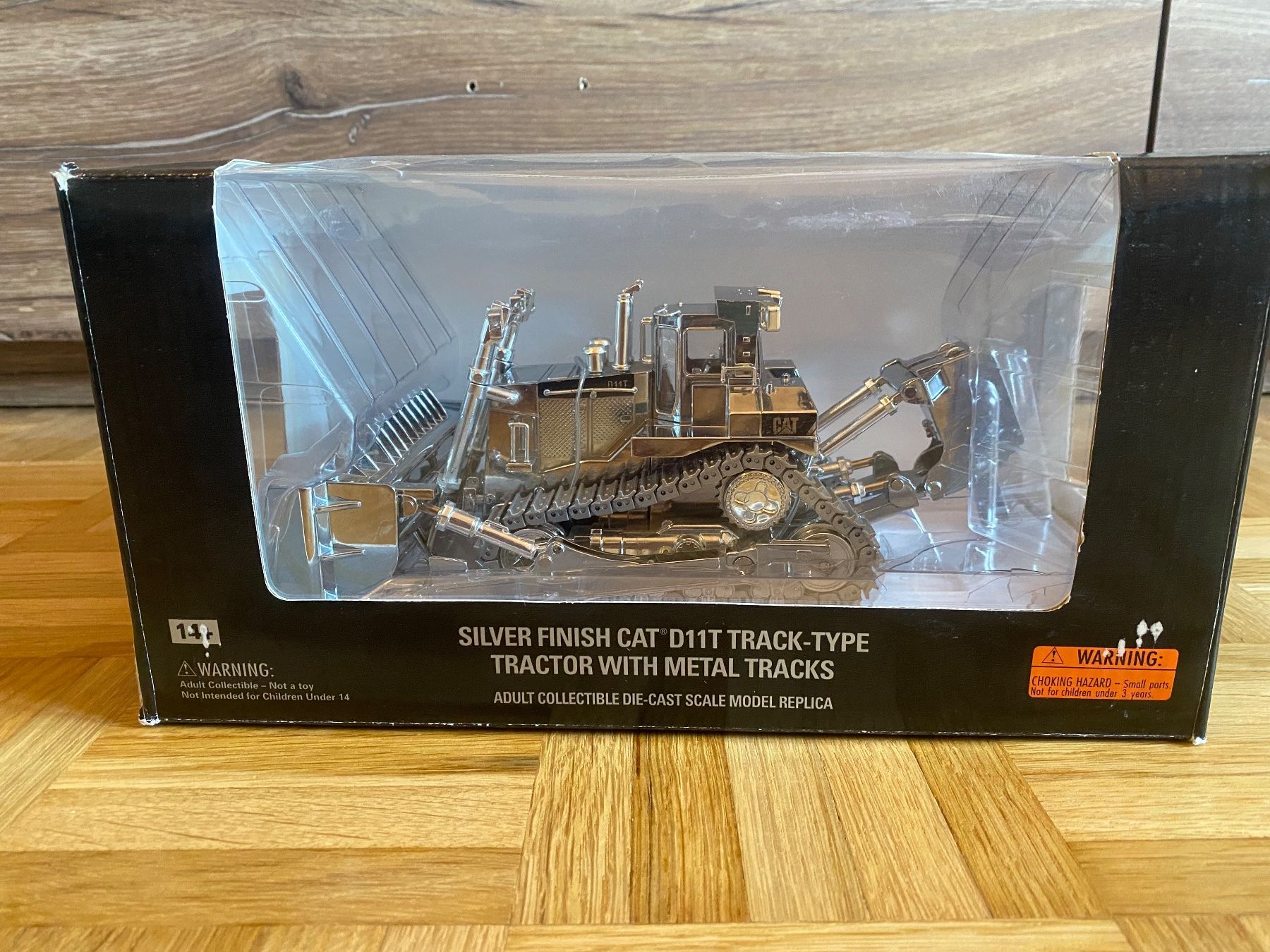 Modellbausätze & Standmodelle: Norscot 55298 CAT D11T Silver 1:50 – Neu (gemäss Beschreibung) aus Fehraltorf von bosch007