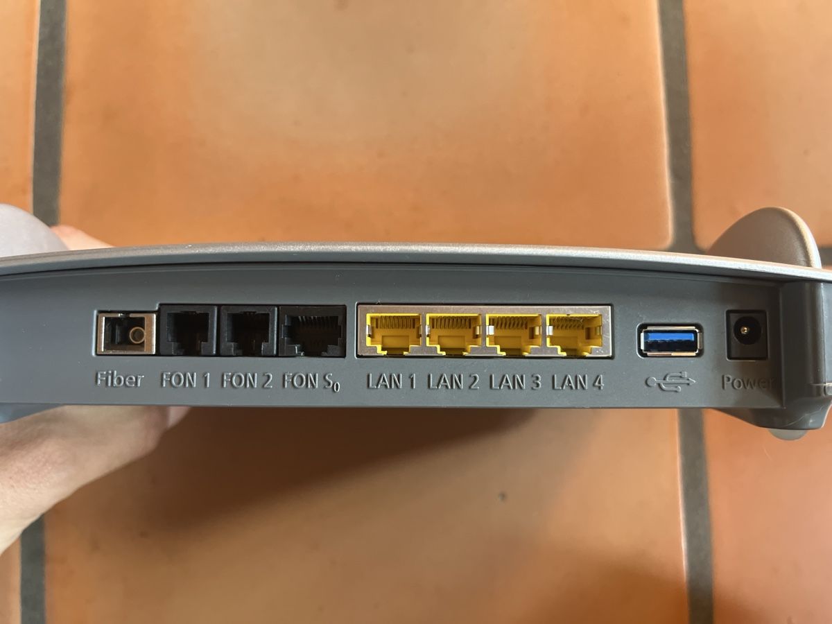Fritz Modem & Router: FRITZ!Box 5490 WLAN Router – Usato da Urtenen-Schönbühl venduto da Hooba 1