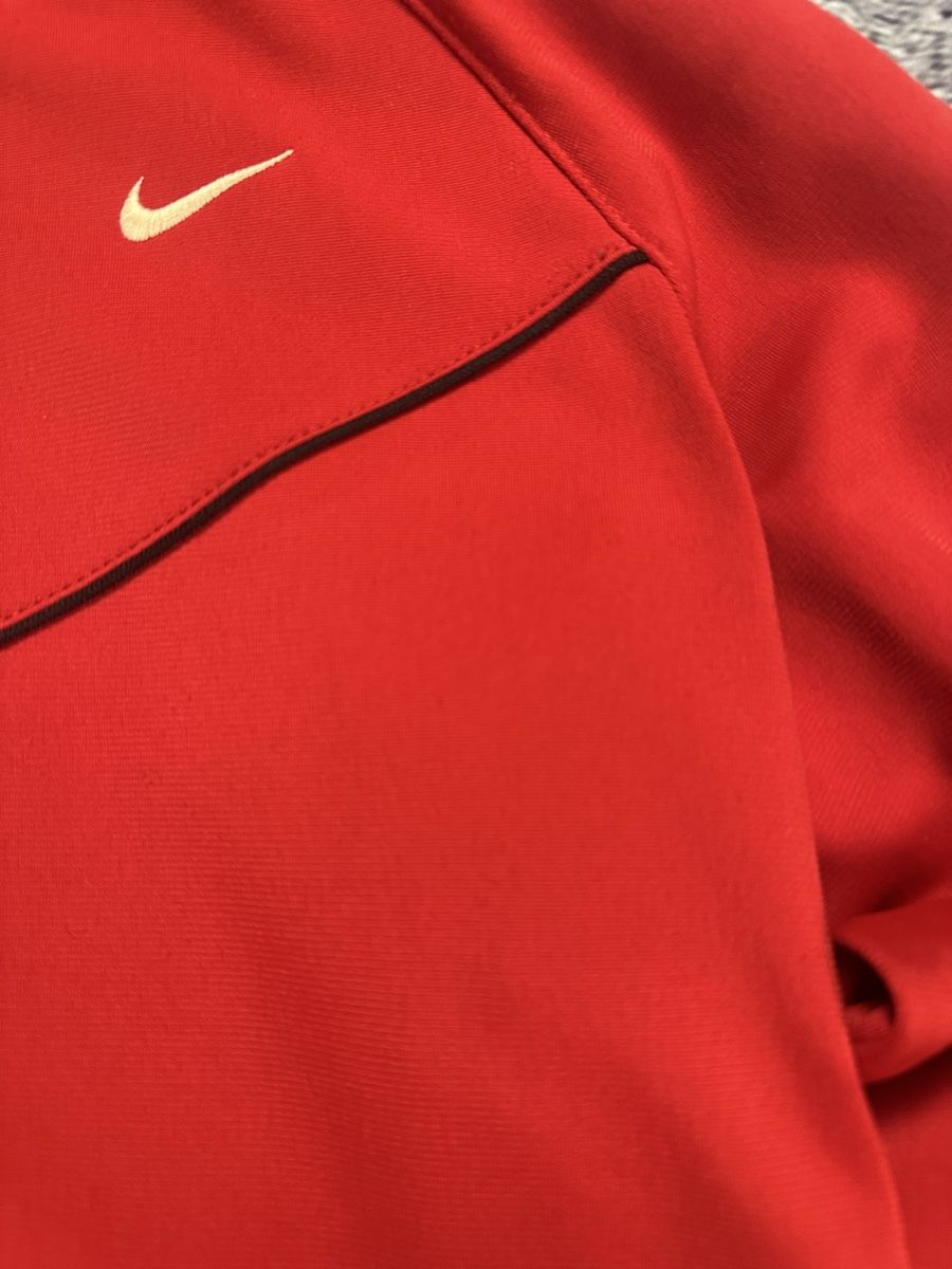 Nike Jacken: Nike Trainingsjacke, Rot - Top Zustand! – Gebraucht aus Luzern von 041Vintage 2