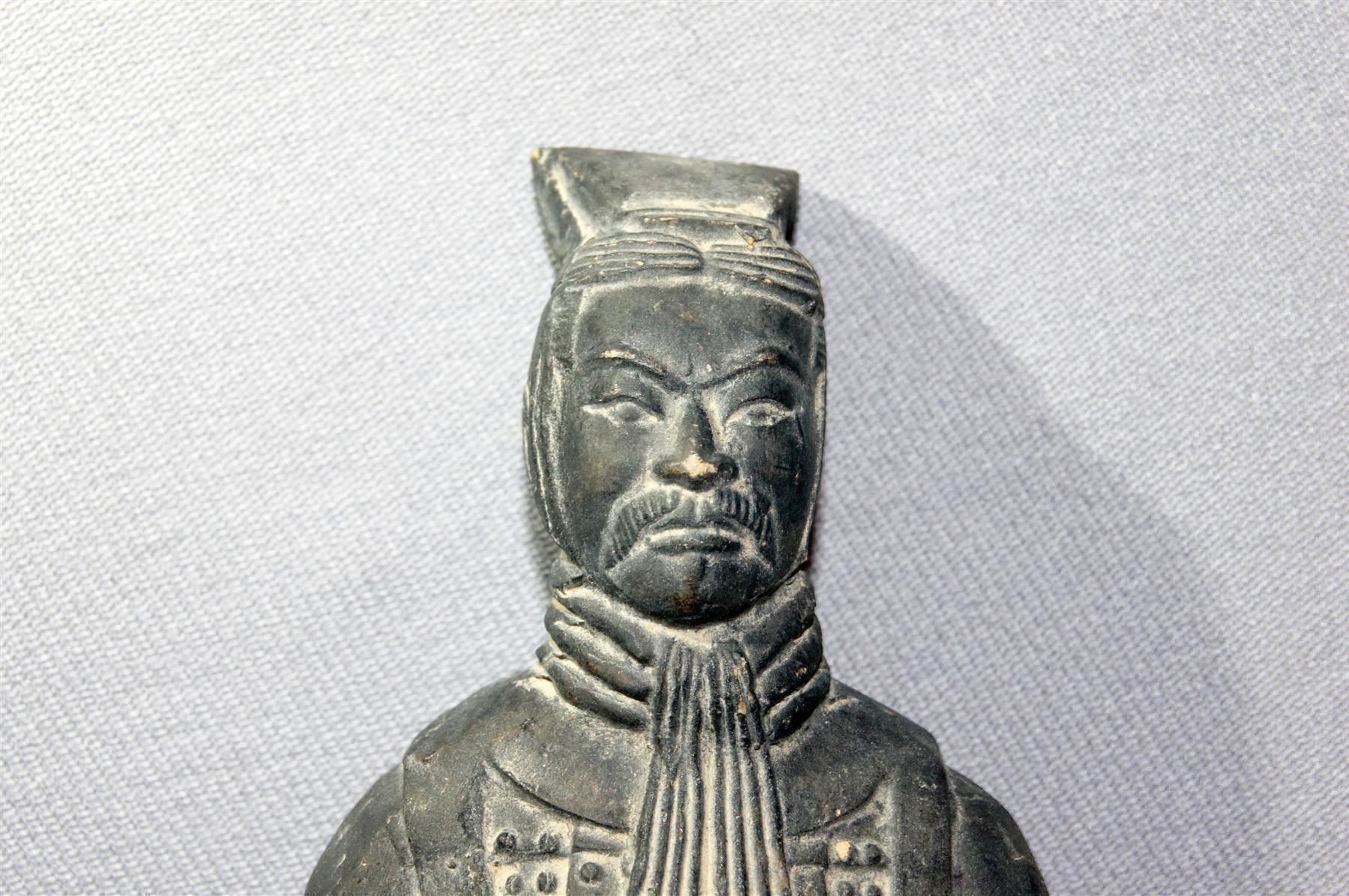 Statuette: Terracotta-Kriegerfigur – Usato da Geroldswil venduto da ARTEFACTO 3