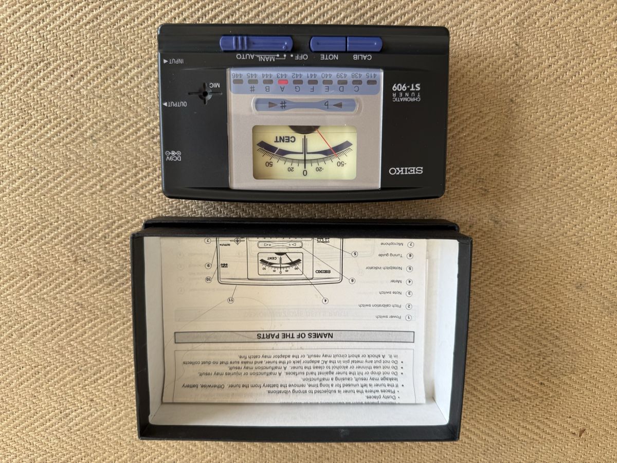 Seiko Instruments de musique: Seiko ST-909 Chromatic Tuner Stimmgerät  – D'occasion à Konolfingen par petzipetz