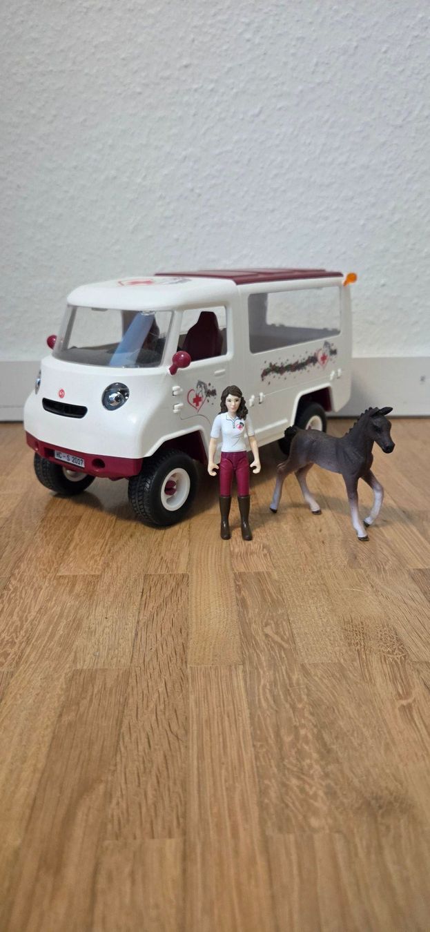 Schleich Giocattoli: Schleich Tierarzt mit Fohlen – Nuovo (secondo la descrizione) da Zürich venduto da tammann02 1