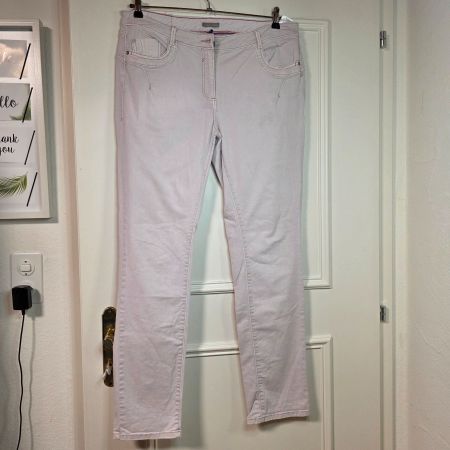 Hellrosa Jeans von Cecil – klassischer Schnitt