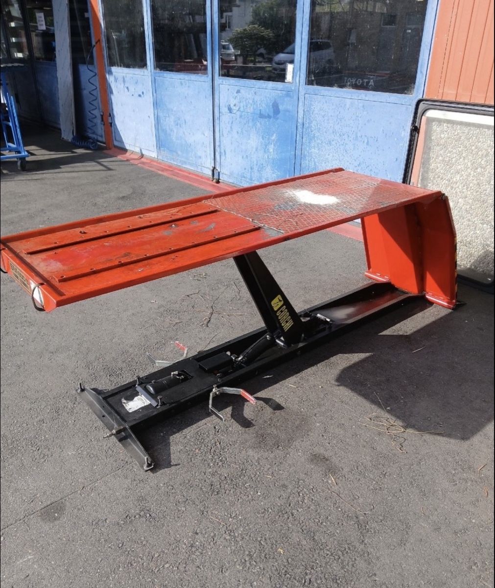 Corghi Piattaforme elevatrici: Corghi SM 600/S – Usato da Ennetbürgen venduto da mausyf123