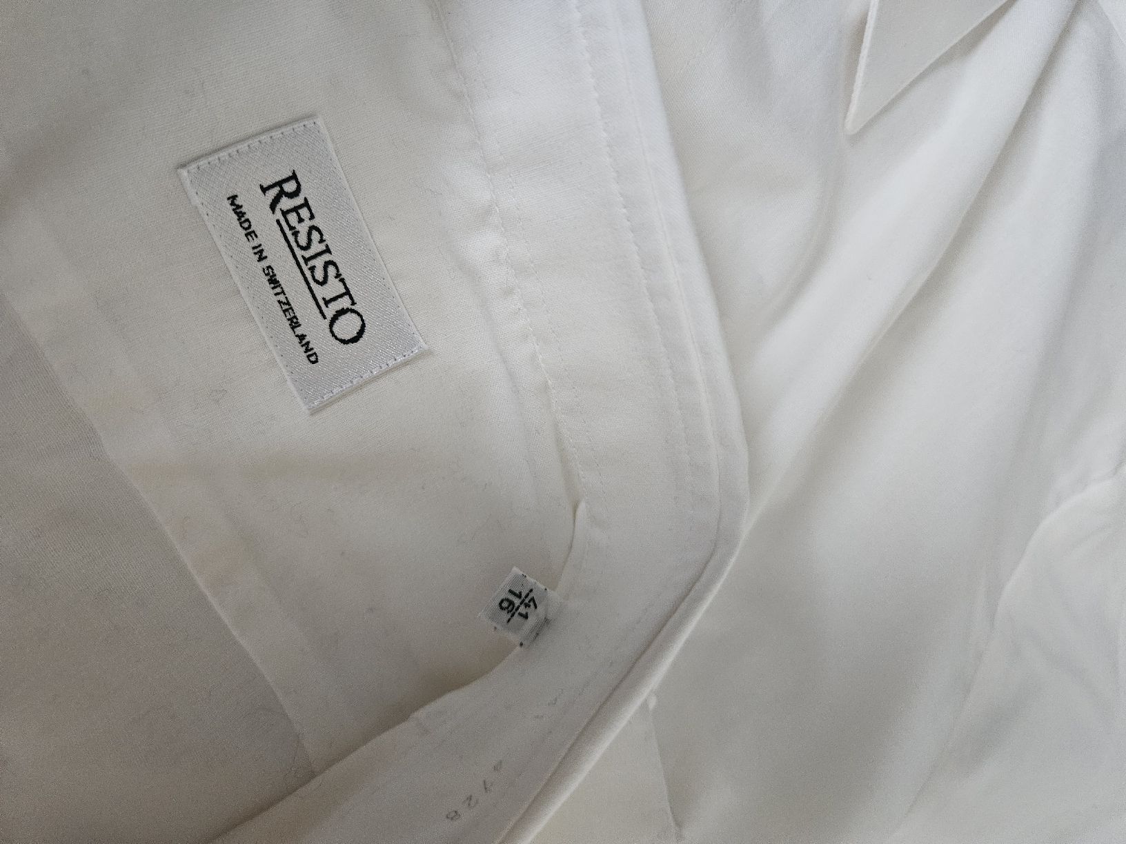 Lotti di vestiti: Lot de deux chemises blanches taille 41 – Usato da Pully venduto da arn_89gc 4