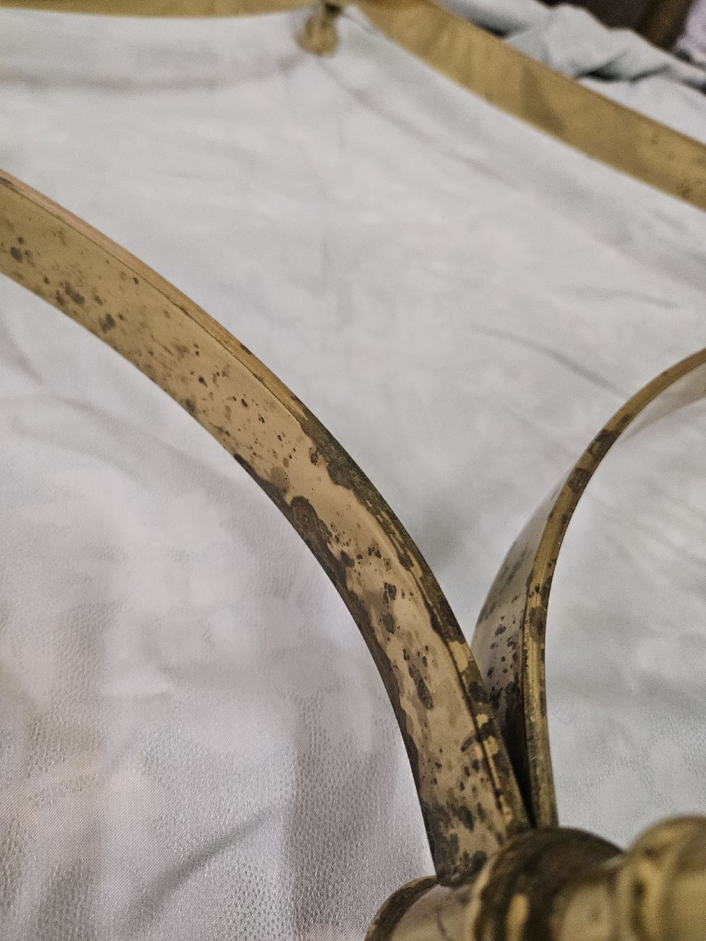 Tische: Ovaler Couch tisch Glasplatte Messinggestell Vintage – Gebraucht aus Rorschach von TimelessTrading 4