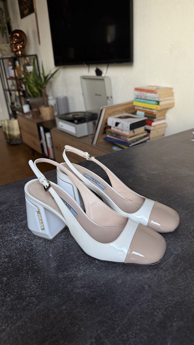 Prada Scarpe da donna: Prada heels – Nuovo (secondo la descrizione) da Sattel venduto da vik_p826